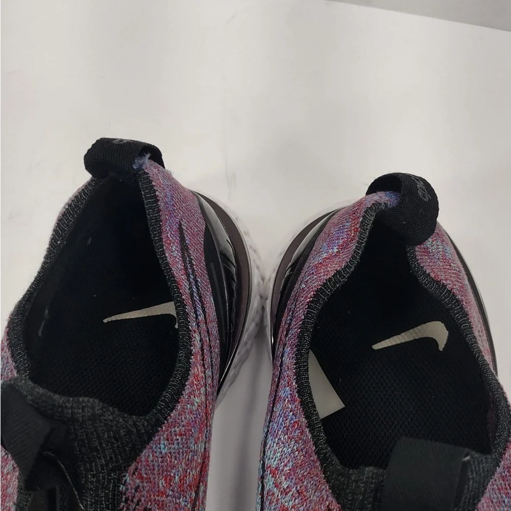 Nike Multicolor Flyknit Sneakers size 9.5 pre owned Exellent condition